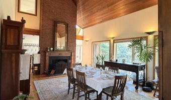 86 Washburn Rd, Canton, CT 06019