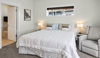 230 MARITIME Ln, Astoria, OR 97103