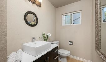 2843 Unicornio St B, Carlsbad, CA 92009