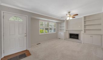 585 Golfwood Dr, Ballwin, MO 63021