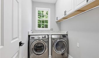 127 Laurel Ridge Dr, Alpharetta, GA 30004