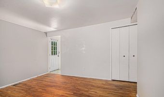 4 Burlingame Ct, Ann Arbor, MI 48108