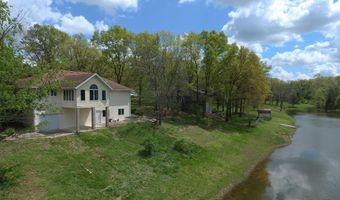 1913 Wayside Ln, Ava, MO 65608