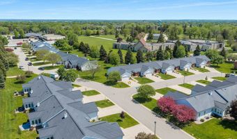 923 W WINDTREE Dr, Appleton, WI 54914