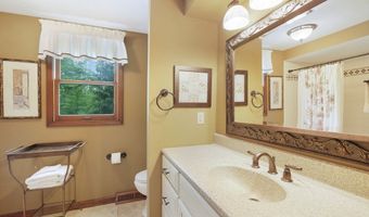 450 Eldridge Rd, Aurora, OH 44202