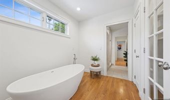 617 Avenue E, Bayonne, NJ 07002