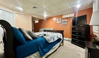 2 Hayes St, Johnston, RI 02919