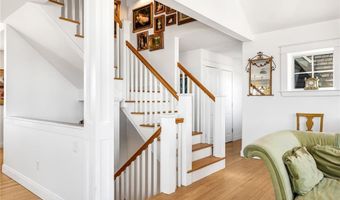 7 Clarkes Village Rd, Jamestown, RI 02835