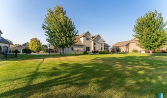 907 St Andrews Dr, Beresford, SD 57004