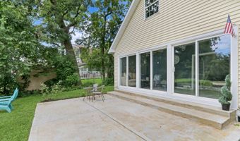 41607 N Lotus Ave, Antioch, IL 60002