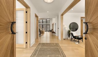 6916 CARMICHAEL Ave, Bethesda, MD 20817