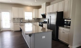 210 Cranesbill Dr, Adams Twp., PA 16046