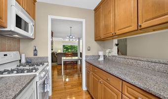 405 Timber Ln 405, Canton, CT 06019