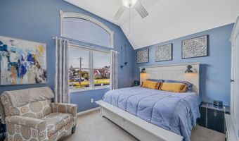 29 North Plz, Amity Harbor, NY 11701