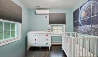 18 Carlisle St, Bergenfield, NJ 07621