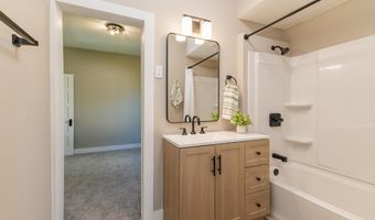 1707 W 8th St, Anderson, IN 46016
