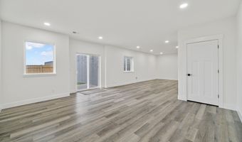 985 RANGE LINE Rd, Cheyenne, WY 82009