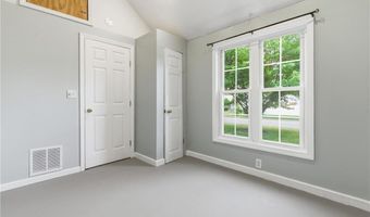 38 Franklin St, East Providence, RI 02915