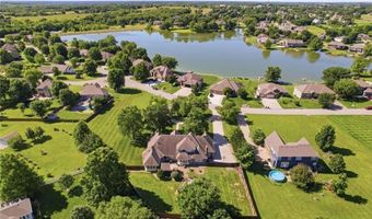 15586 Cedar Ln, Basehor, KS 66007