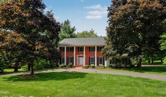 11 Tanglewood Dr, Danbury, CT 06811