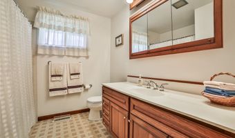 26 Devon Ln, Amherst, NY 14221