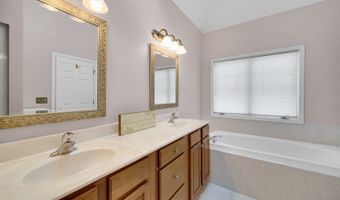3720 BUNKER HILL Dr, Algonquin, IL 60102