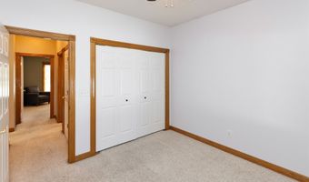 1018 Falcon Dr SE, Altoona, IA 50009