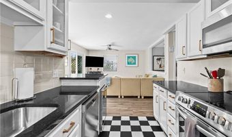 38 Harrison Ave 2, Newport, RI 02840