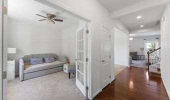 25541 EMERSON OAKS Dr, Aldie, VA 20105