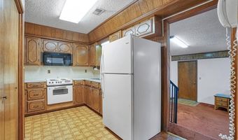 1909 N Flamingo Ln, Altus, OK 73521
