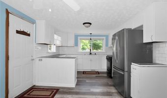219 E Clinton St, Autryville, NC 28318