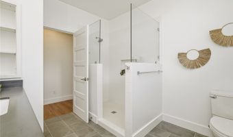 5872 Haleola St, Honolulu, HI 96821