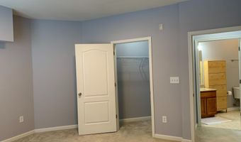 24701 BYRNE MEADOW Sq 200, Aldie, VA 20105