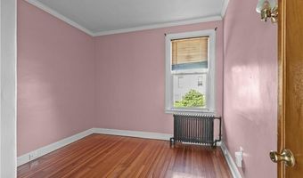 7 Caswell Ave, Newport, RI 02840