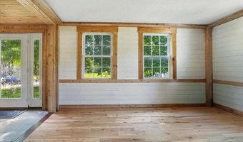 817 Riverside Dr, Augusta, ME 04330