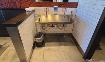 17620 Ventura Blvd, Encino, CA 91316
