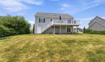 39 Hope Ln, Narragansett, RI 02882