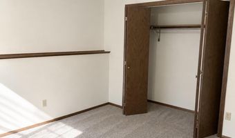 1512 S 5th St, Aberdeen, SD 57401