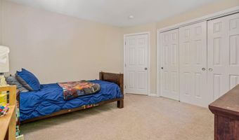 78 Hitching Post Ln, Bedford, NH 03110