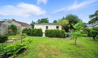 29 Park Ave, Belford, NJ 07718
