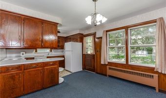 105 Borden Ave, Johnston, RI 02919