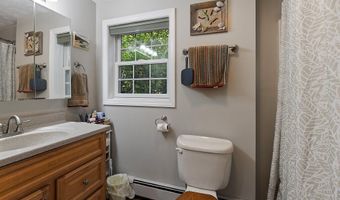 1 Castle View Ln, Belgrade, ME 04917