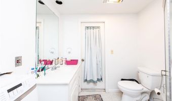584 Division Rd, East Greenwich, RI 02818