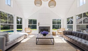 36 Hand Ln, Amagansett, NY 11930
