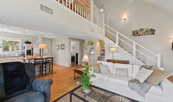 424 Riverview Dr, Bay St. Louis, MS 39520