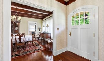 916 Audubon Pkwy, Audubon Park, KY 40213
