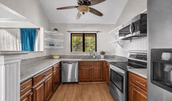 15 KULANIHAKOI St 15E, Kihei, HI 96753