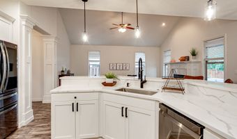 20800 YOSEMITE St, Aurora, OR 97002