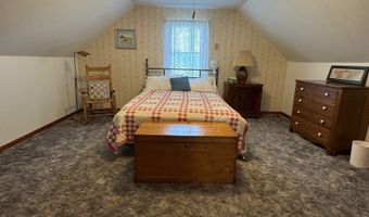 305 Lakeview Dr, Algoma, WI 54201
