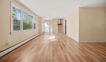 218 Woodland Ave, Bloomfield, CT 06002